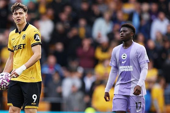 Another below par performance, truth be told. Not at the races in the first half and he was booked for a very late challenge. Replaced at half-time once again.