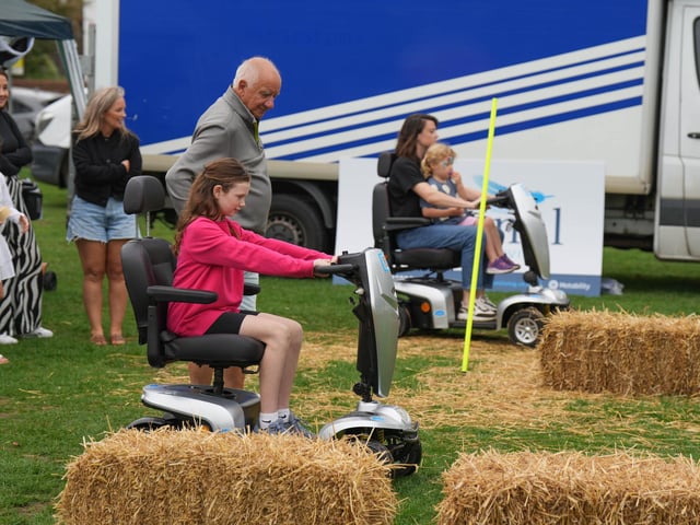 Hundreds enjoy return of free Worthing music festival BroadFest – In Pictures