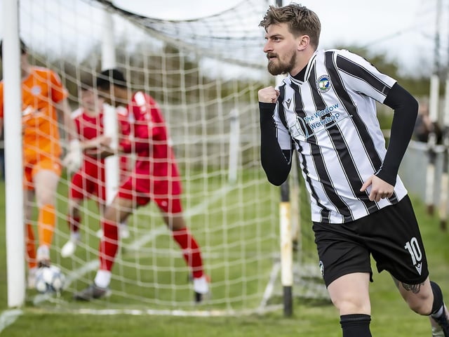 Action from Peacehaven and Telscombe v Crawley Down Gatwick