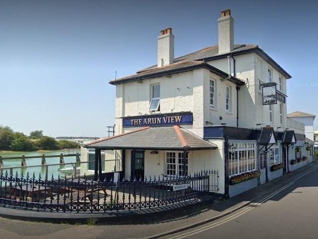 This costal pub in Wharf Road, Littlehampton has 4.6 stars from 1,845 Google reviews and 4.4 stars from 658 reviews on Tripadvisor