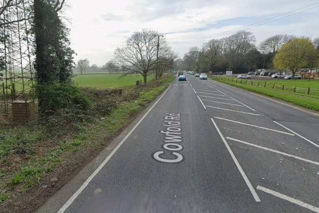 Unfall in Bolney: Stau nach Kollision zweier Autos auf der A272 Cowfold ...