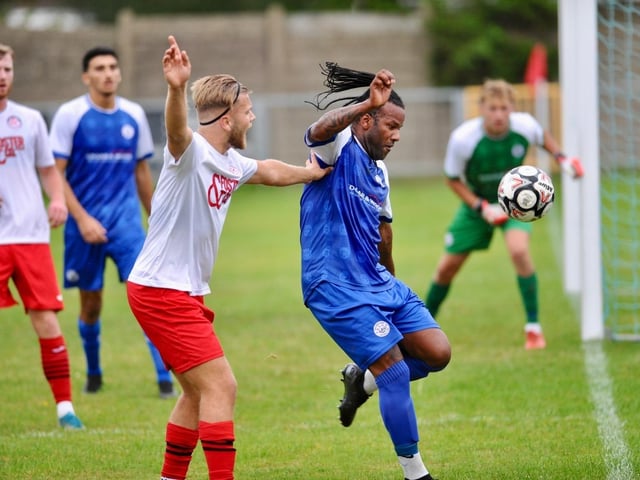 Shoreham v Saltdean Utd