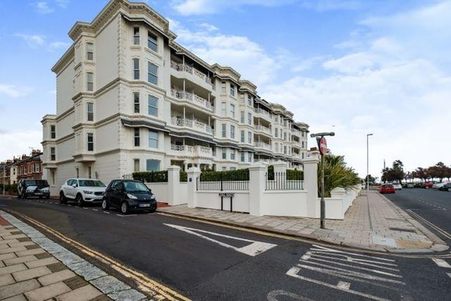 The apartment is located in a prime area seconds away from the seafront.