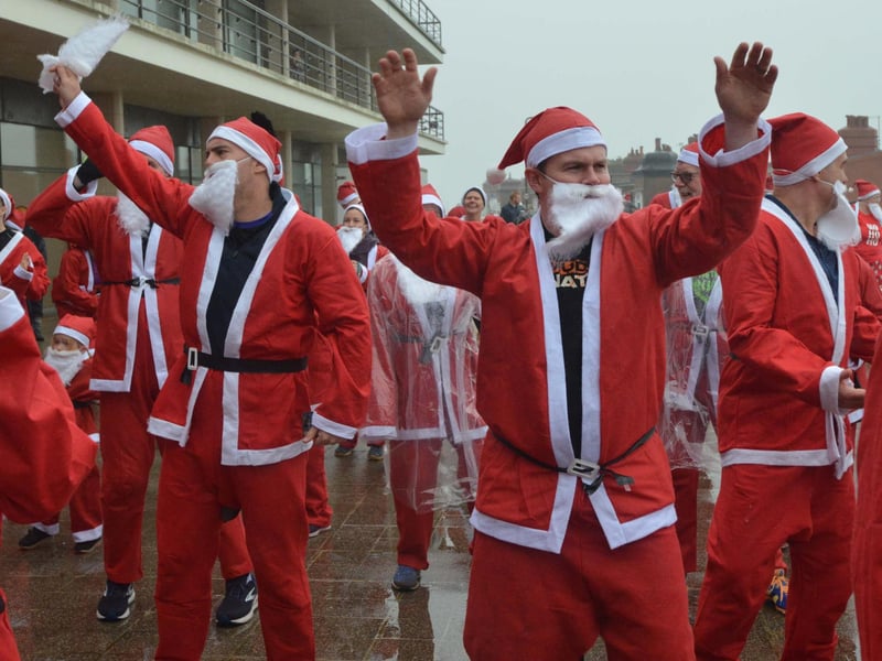 Bexhill Lions' Santa Dash & Santa Paws 2025. Pic Justin L.