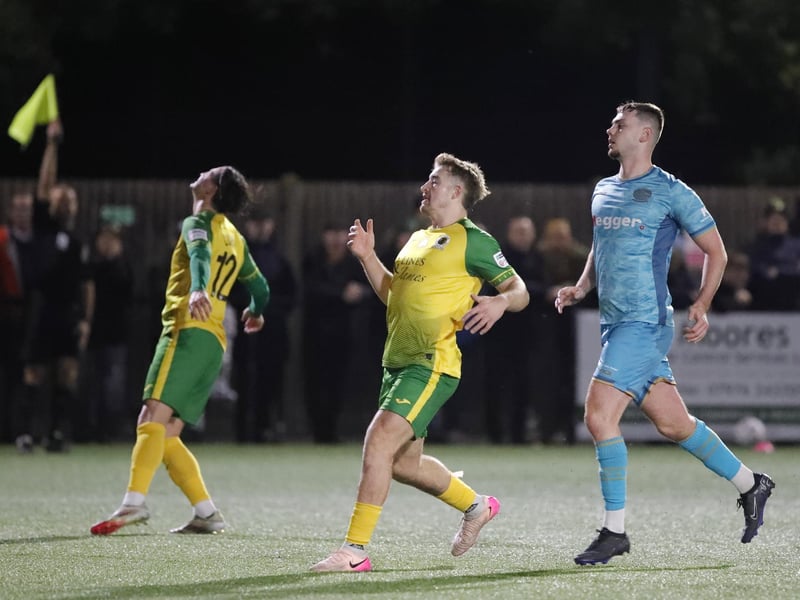 Horsham v Dover Athletic, National League South