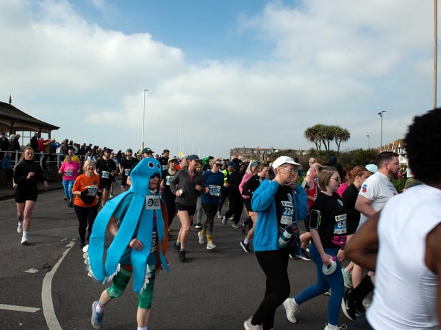 Hastings Half Marathon 2026 - pictures by Frank Copper