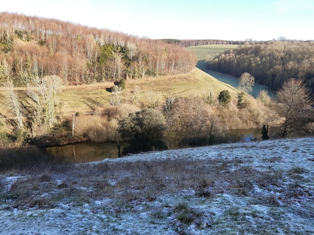 I've always thought the view from the hill at Mill Hanger should inspire poetry. Search for West Sussex walks: Swanbourne Lake – Hiorne Tower (featured in Doctor Who) – Historic Arundel
