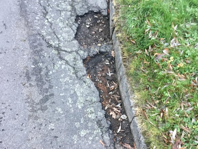 Potholes in Broomfield Drive, Billingshurst
