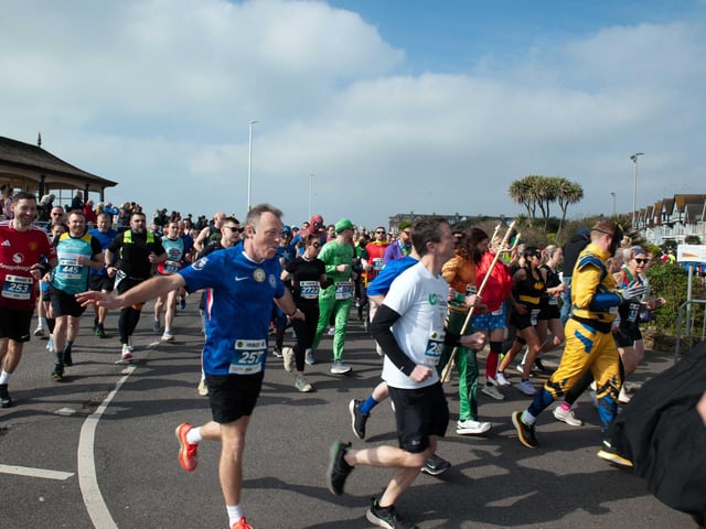 Hastings Half Marathon 2026 - pictures by Frank Copper