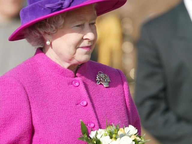 JPCT 24 October 2003 Queen visits Horsham. Christ's Hospital C3440210a -photo by Michael Burren