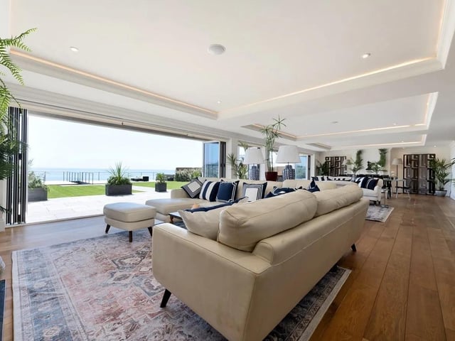 7 bed detached house