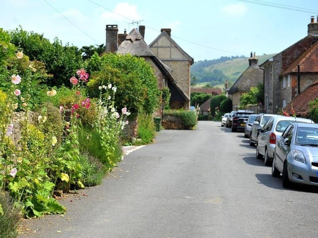 The neighbourhood with the lowest average household income was Amberley, Pulborough & Storrington. There, households had an estimated total annual income, before tax, of £42,800