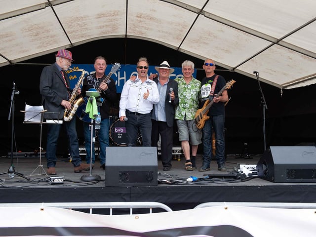 Hastings Old Town Carnival Week 2022: Nearly on the Beach Concert. Photo by Frank Copper