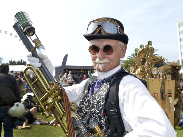 Steampunk Festival Eastbourne 23 (Photo by Jon Rigby)