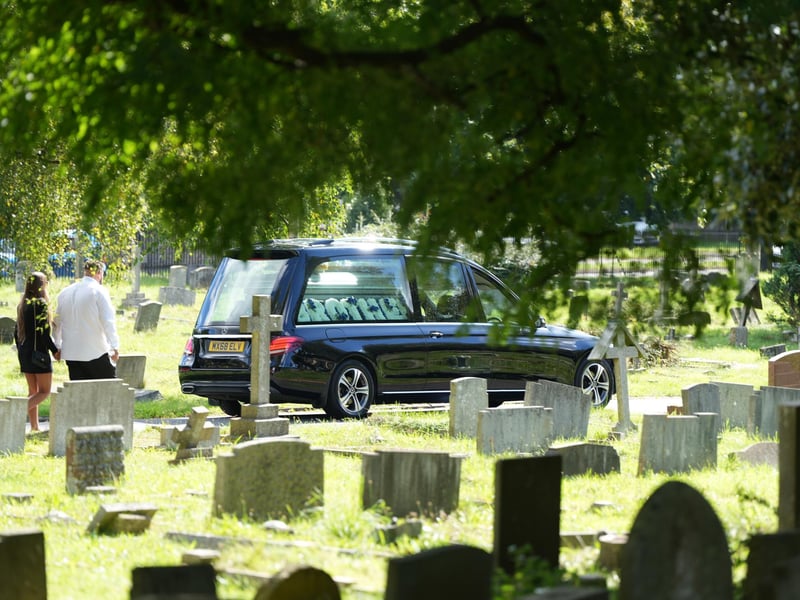 Beloved Worthing resident Darren Doe was given a spectacular send-off with stunning floral displays during his funeral procession.