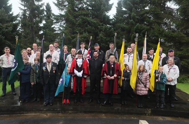 Scouts with the Mayor and Deputy Mayor