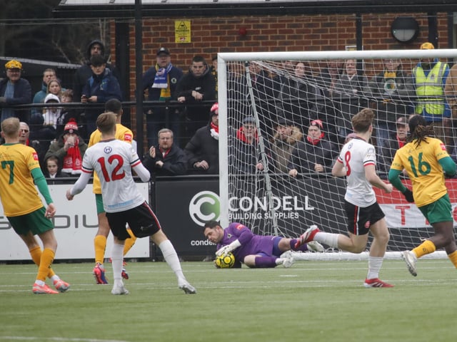 Promotion-chasing Horsham FC were held to a 1-1 draw at home by visiting Chatham Town on Saturday