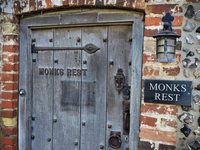 Jevington/Jevington Road, East Sussex.
The site of the old Hungry Monk restaurant, the birthplace of Banoffi Pie in 1972.