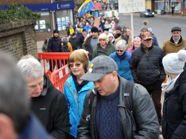 March winding its way up the hill in Station Road. Pic S RobardsSR2303061