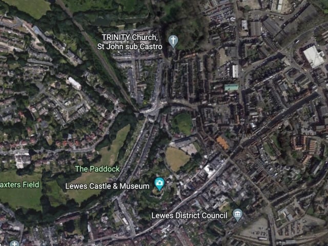 Households in Lewes Central & East have an average annual income after tax of £43,600