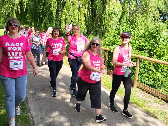 Oakwood School at Horsham Race for Life 2022