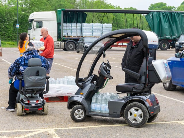 Southern Water customers have flocked to a bottled water station in Billingshurst after Horsham District was left with 'no water' following a ‘failure’ at one of the company’s supply works.