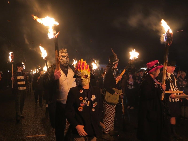 Ewhurst & Staplecross Bonfire 2023. Photo by Andrew Clifton.