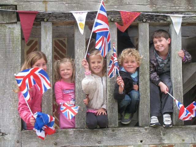 Ella O’Keefe, Poppy King, Milly King, Rueben King and Jesse King wait to catch a glimpse of the Earl and Countess of Wessex at the Weald and Downland Museum