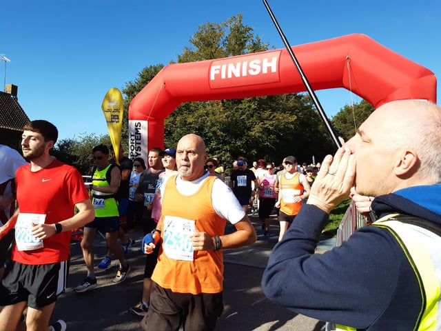 Runners mark the 40th anniversary of Run Barns Green.