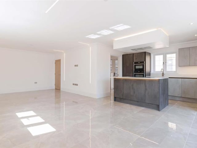 Offers in excess of £925,000 are invited for this new luxury property in Mill Lane, High Salvington. It has beautiful views over the South Downs, versatile and spacious accommodation.