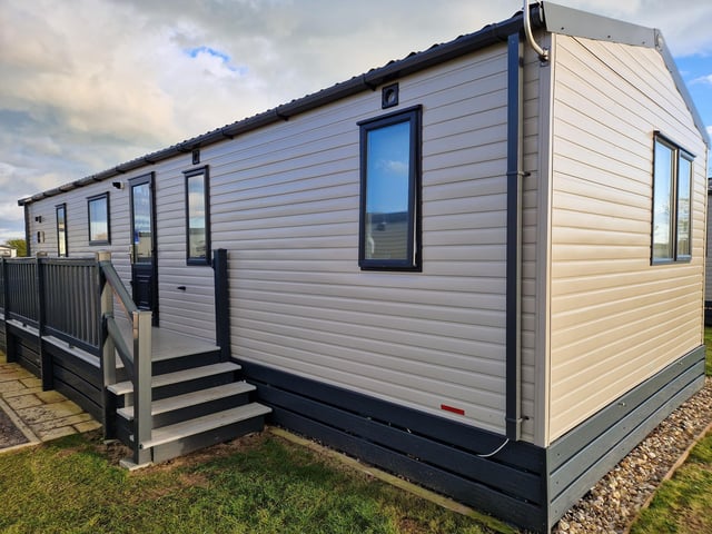 We tried out a family weekend break at Seal Bay Resort in Selsey. We stayed in a platinum caravan and experienced a host of activities and entertainment across the seaside West Sussex site.