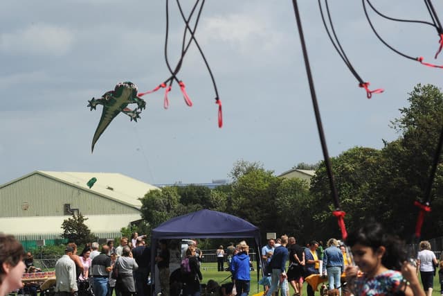 Eastbourne retro: Take a look back at photos from town's hot air balloon ...