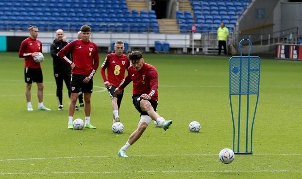 Chris Mepham, Kieffer Moore (Wales)