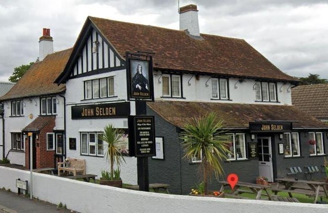 This traditional pub has a warm and welcoming atmosphere and serves up classic pub grub alongside a great range of drinks. With regular events such as live music and quiz nights, it's a popular spot with locals.