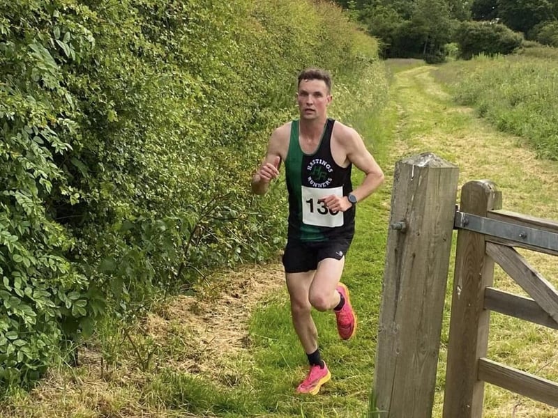 Race winner Michael Maxwell leading the chasing pack!