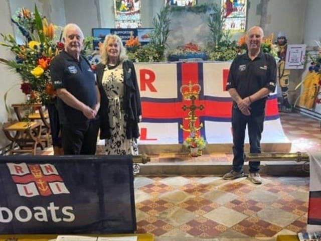 A flower festival was held at a church in Pevensey Pay in a fundraiser for Eastbourne’s RNLI.