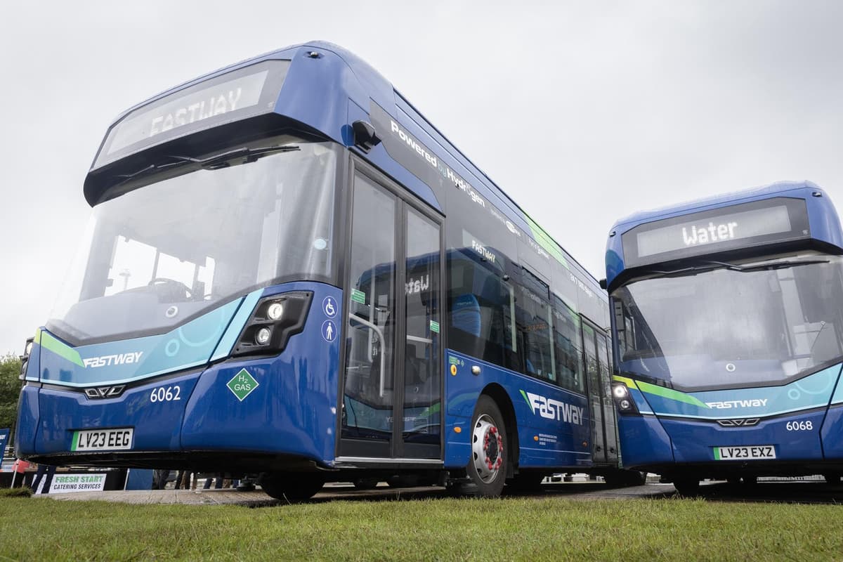 Hackleton Buses 20 hydrogen buses join Crawley fleet to operate on routes between the ...