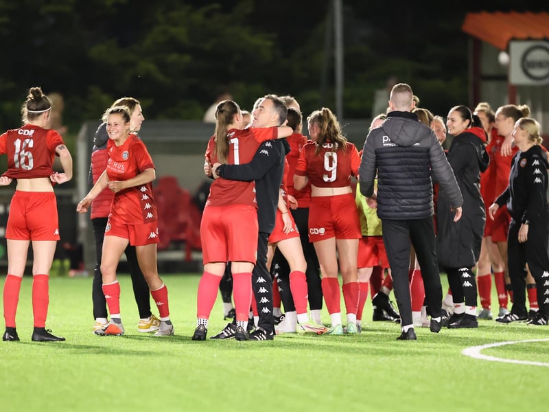 Worthing FC Women celebrate winning the London and SE premier division title