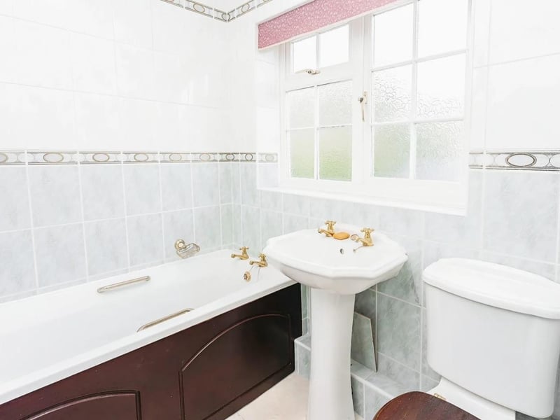 The home has a family bathroom and a large en-suite to the master bedroom