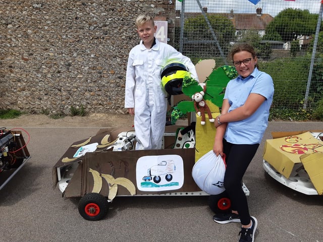 Monkey Mobile, the 6NB team
