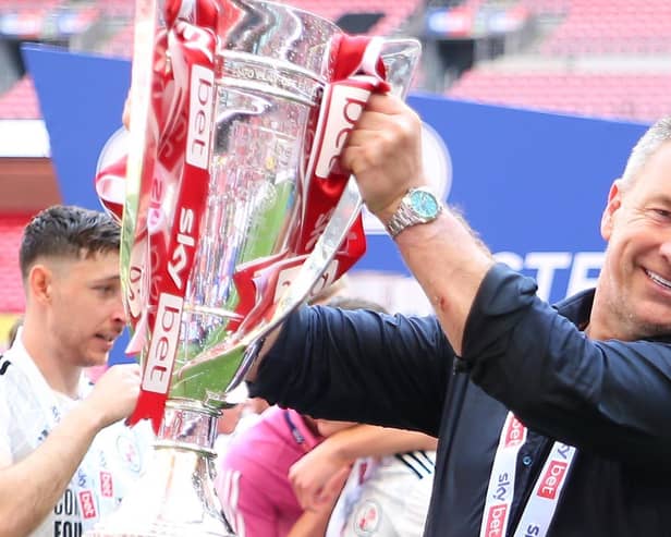 Crawley Town boss Scott Lindsey with the trophy | Picture: Natale Mayhew/Butterfly Football