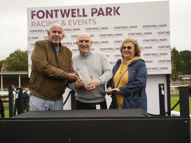 Fontwell Park jump racing action, October 2026