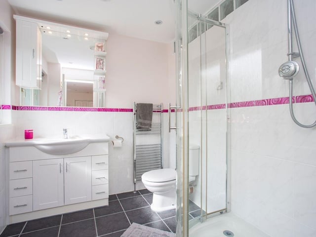 Royston Close, Friston