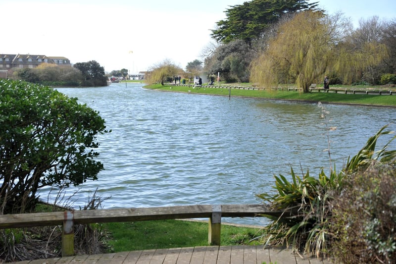 Mewsbrook is an award-winning park located on Littlehampton’s seafront. Established in the 1930s, Mewsbrook has beautiful flower beds, a picnic area, boating lake, children’s play area, and a café. There is even a miniature railway (fee chargeable).