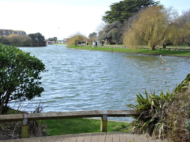 Mewsbrook is an award-winning park located on Littlehampton’s seafront. Established in the 1930s, Mewsbrook has beautiful flower beds, a picnic area, boating lake, children’s play area, and a café. There is even a miniature railway (fee chargeable).