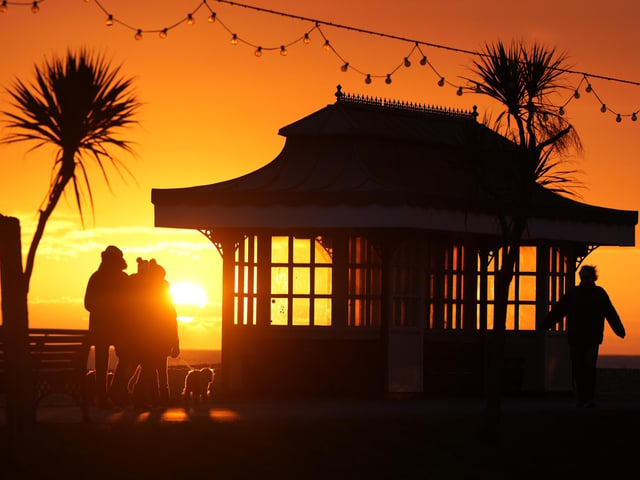 Photographer Eddie Mitchell took these pictures of the stunning sunset in Worthing at the weekend
