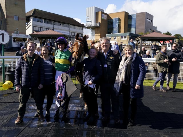 Race 6 The Best Odds Guarenteed At YEEHAA.BET Mares Novices Limited Handicap Hurdle Race at Fontwell on Friday 19 April 2024. www.polopictures.co.uk  Fontwell Arundel Clive Bennett 20240419 ©2024 Clive Bennett Photography 19/04/2024 _CAB3091.JPG:Spring jump racing at Fontwell Park