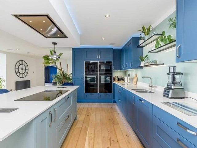 The open plan kitchen, lounge and dining room arrangement is ideal for modern social living, measuring 38 x 27 feet and capitalising on the stunning direct coastal views. There is a delightful and cosy circular lounge which incorporates part of the imposing turret.