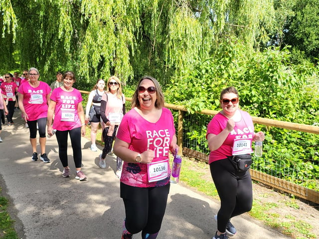 Oakwood School at Horsham Race for Life 2022