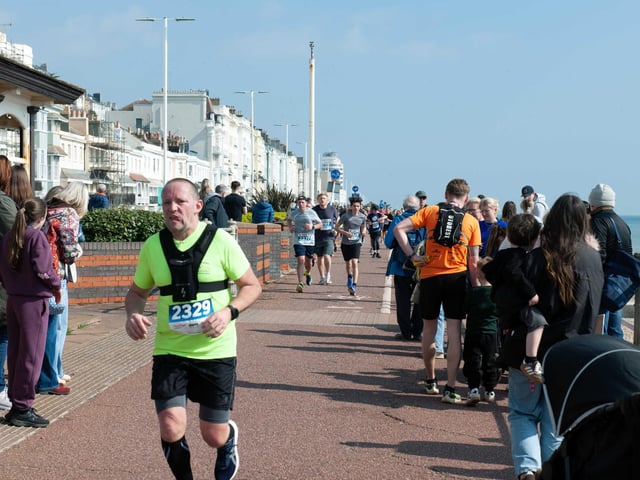 Hastings Half Marathon 2026 - pictures by Frank Copper